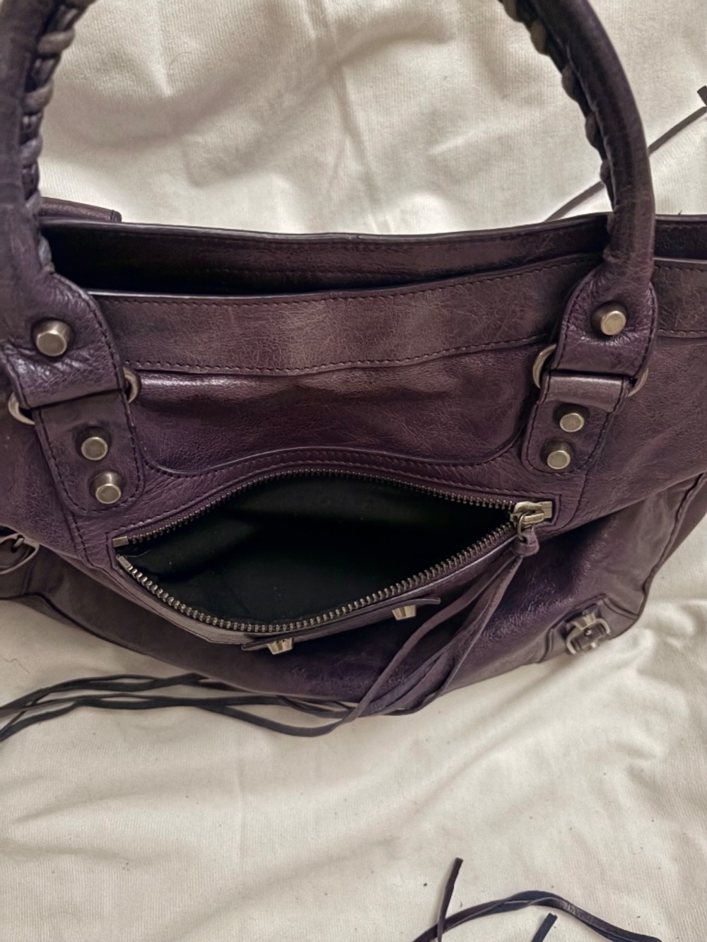 Yummy Purple Italian Distressed Leather Vintage Tote Bag!! - Picture 5 of 15